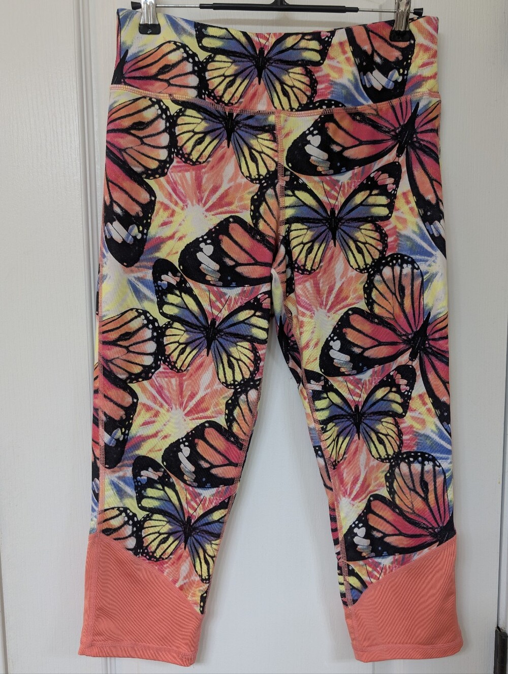Danskin Now Dri-More Coral Multicolor Butterfly Capri Leggings